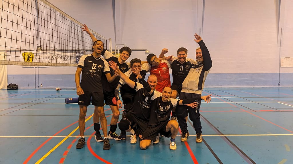 L'équipe volley 75 de l'Amicale Babylone