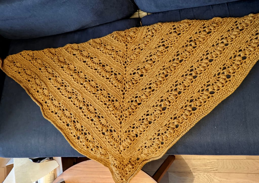 Châle réalisé au crochet par Fanny