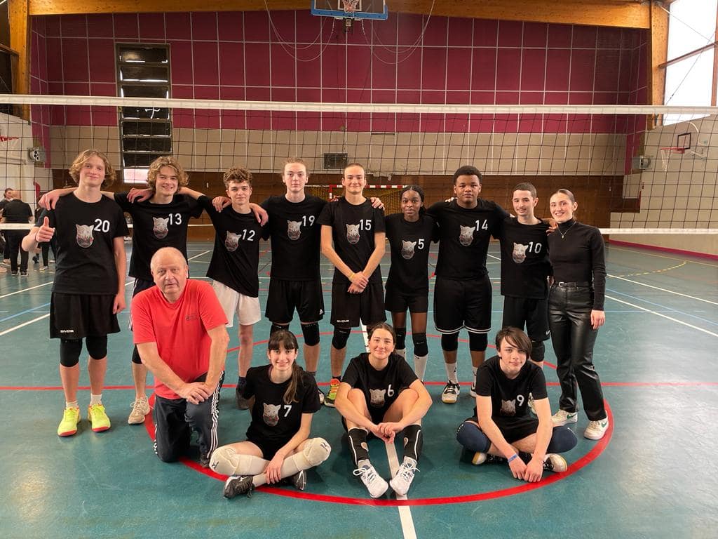 L'équipe de volley ball jeune
