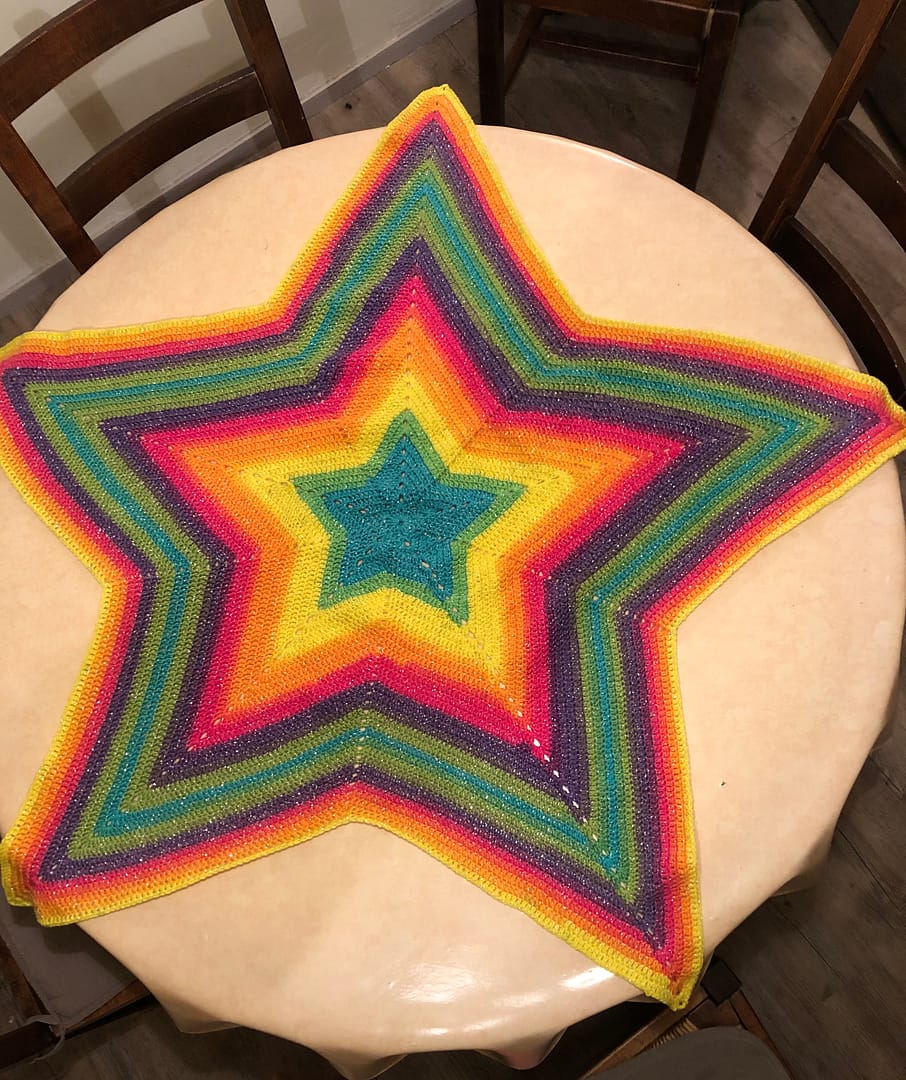 nappe étoile réalisée au crochet par Emmanuelle
