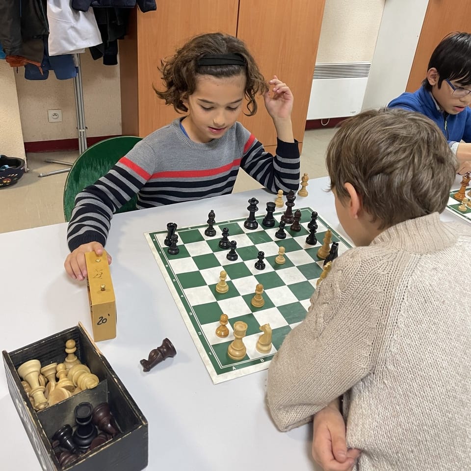 Les jeunes joueurs d'échecs à Babylone